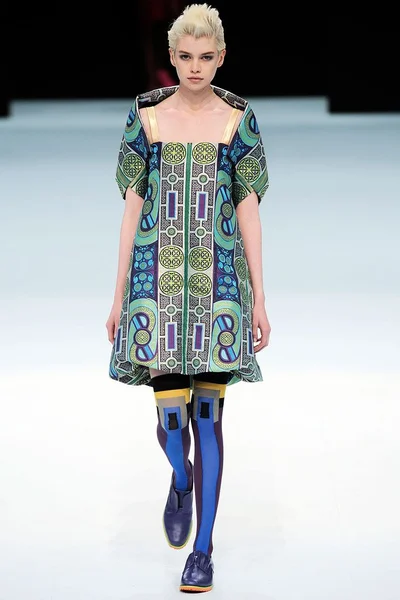 Look 32